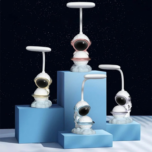 چراغ مطلالعه رومیزی طرح فضانورد تصویر تمام رنگ ها