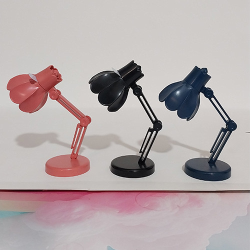 چراغ مطالعه رومیزی مینیمال باتری خور رنگ های جدید