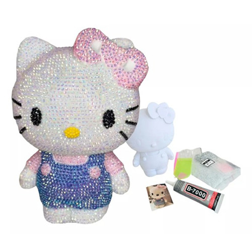 قلک تزیین شده با الماس و ساختنی شاخص