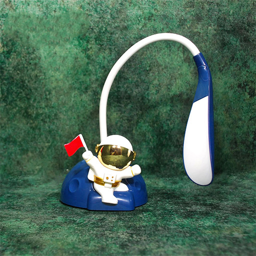 چراغ مطالعه شارژی طرح فضانورد گالری آخر